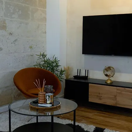 Townhouse 26 In Sliema, Malta Слима
