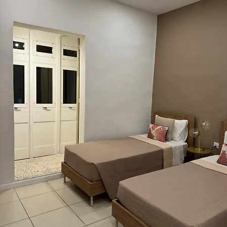 Townhouse 26 In Sliema, Malta 펜션