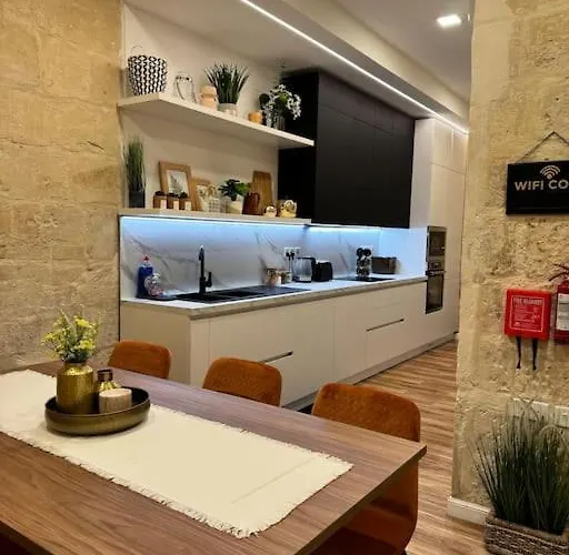 度假居 Townhouse 26 In Sliema, Malta *
